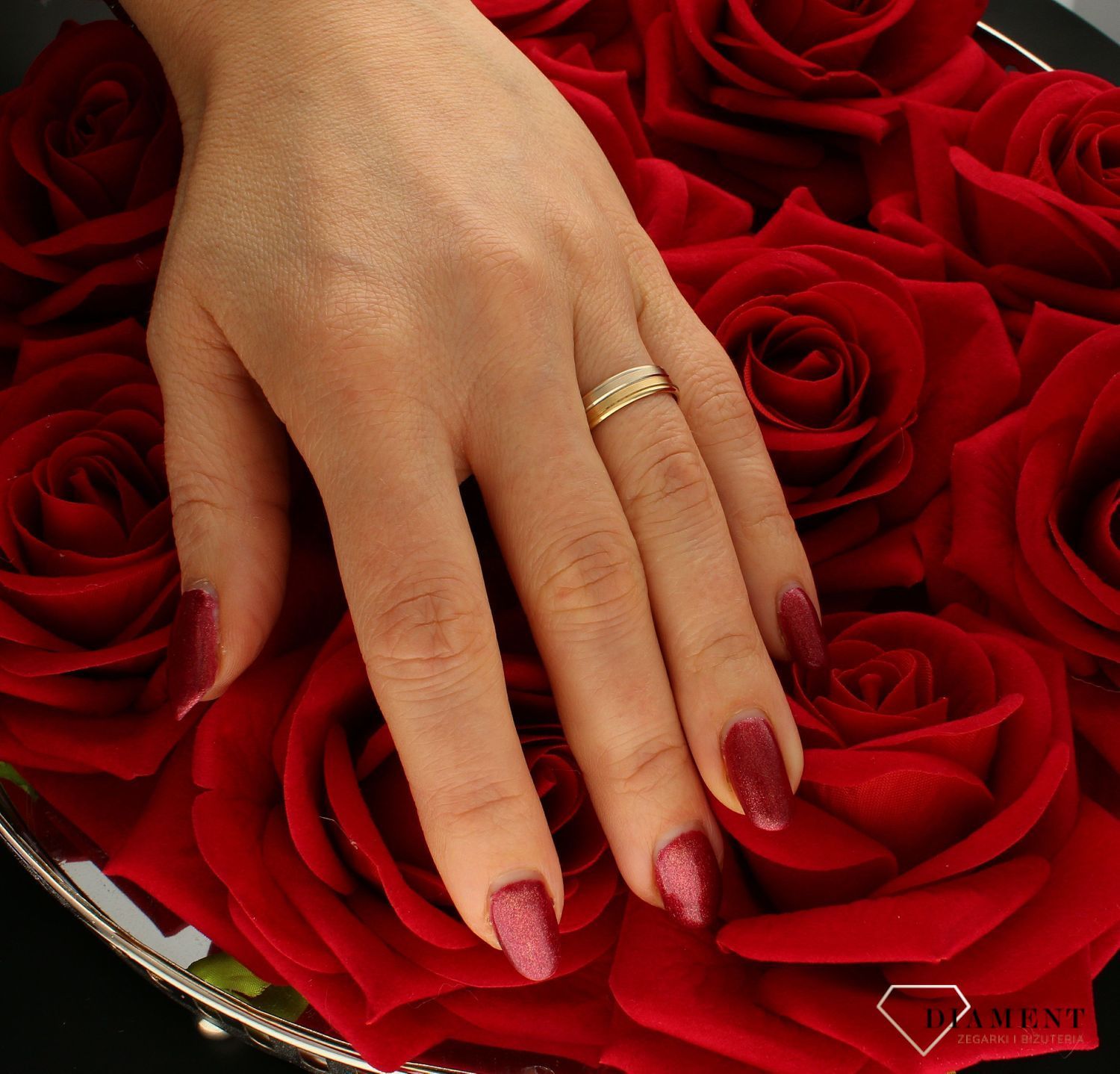 Złota obrączka ślubna 585 płaska biało–żółta – szerokość 5 mm.jpg